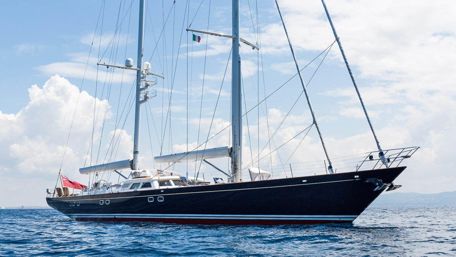 CAMPER & NICHOLSONS 118